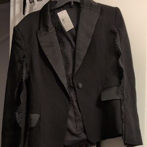 Chic Black Blazer with Lace Detail - Open Sleeve